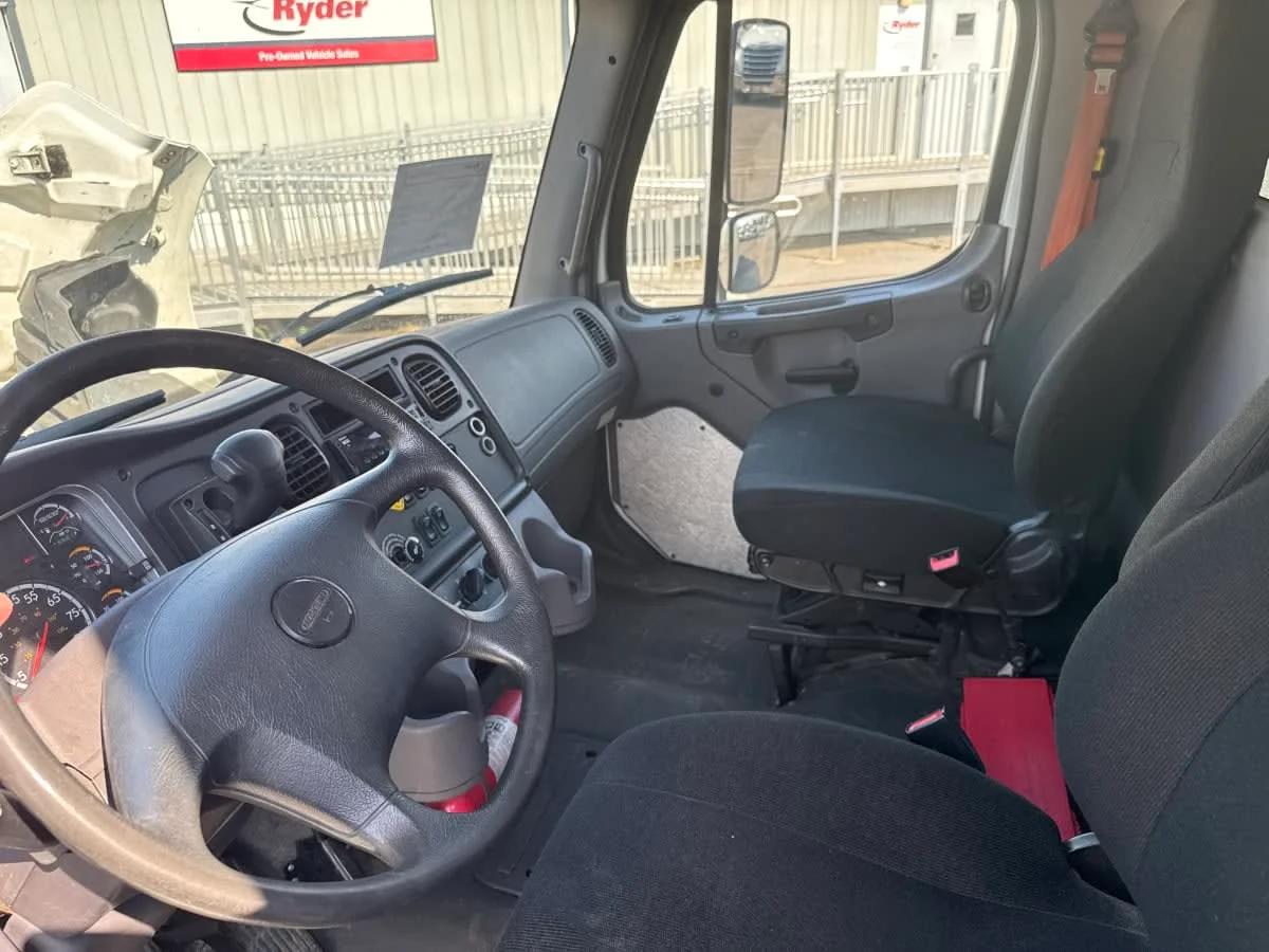 2019 Freightliner M2 106 in Syracuse, NY — photo 7