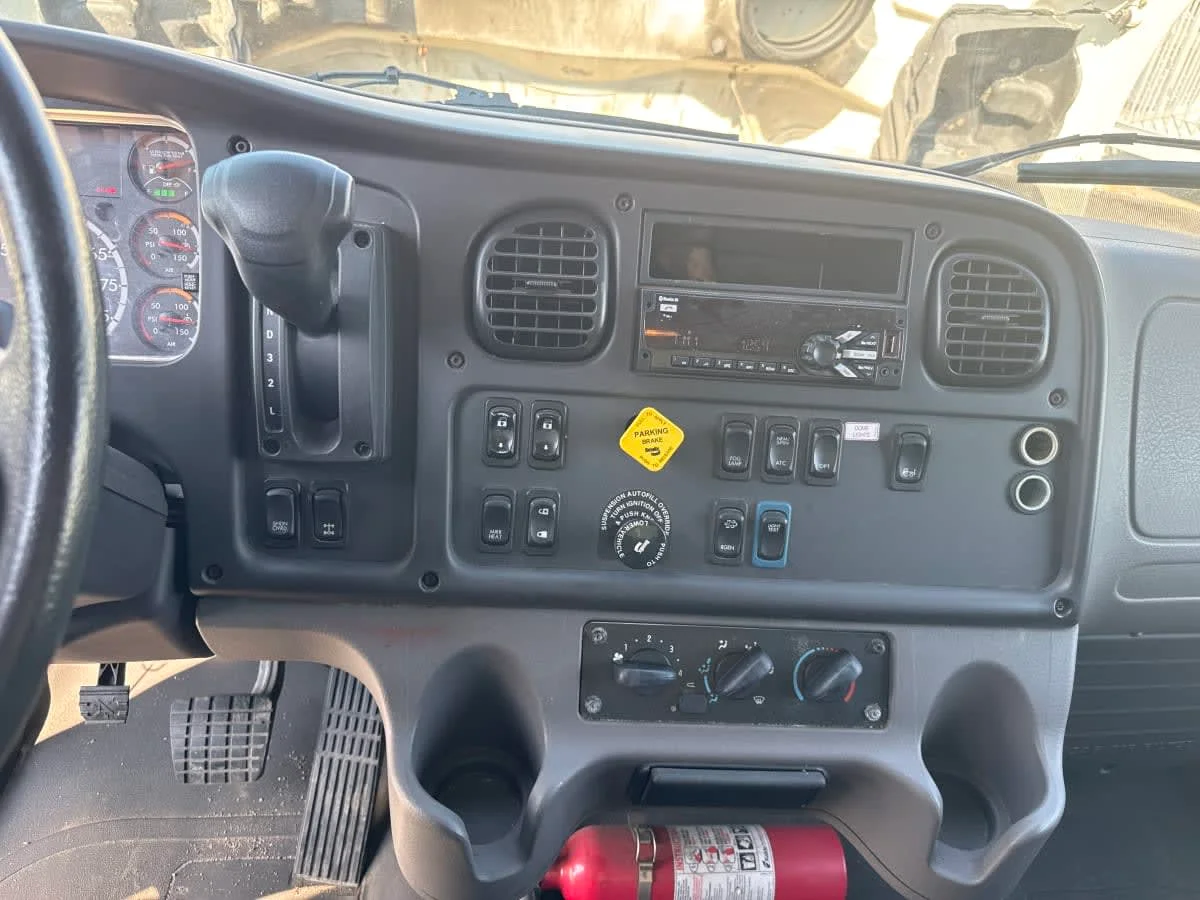 2019 Freightliner M2 106 in Syracuse, NY — photo 13