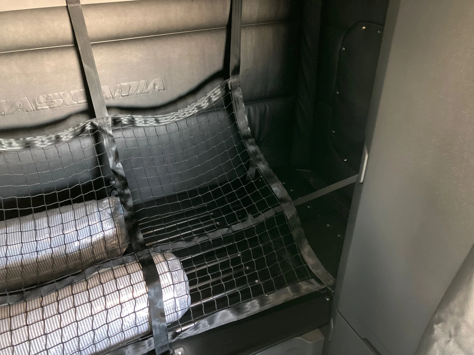 2027 Freightliner - image 1