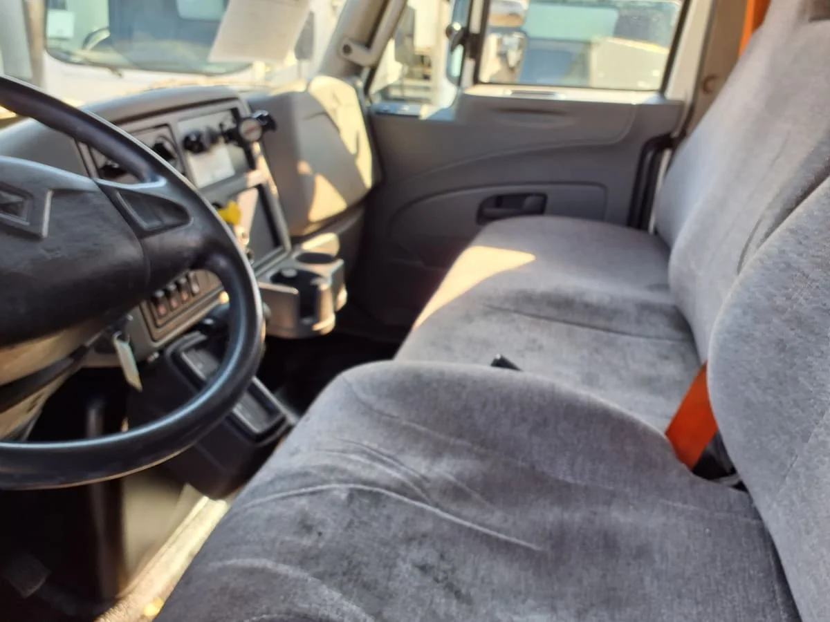 2019 International 4300 in Salisbury, MA — photo 7