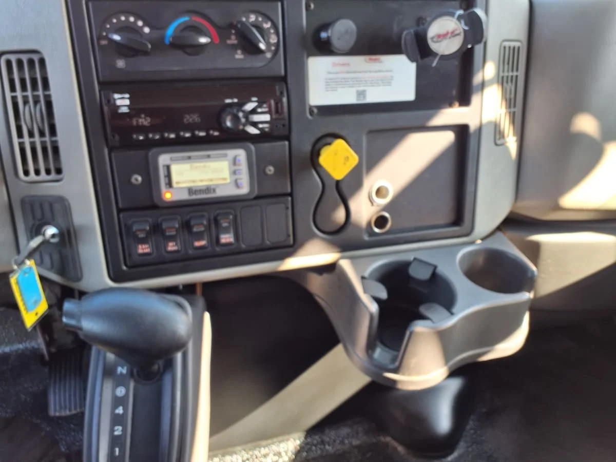 2019 International 4300 in Salisbury, MA — photo 10
