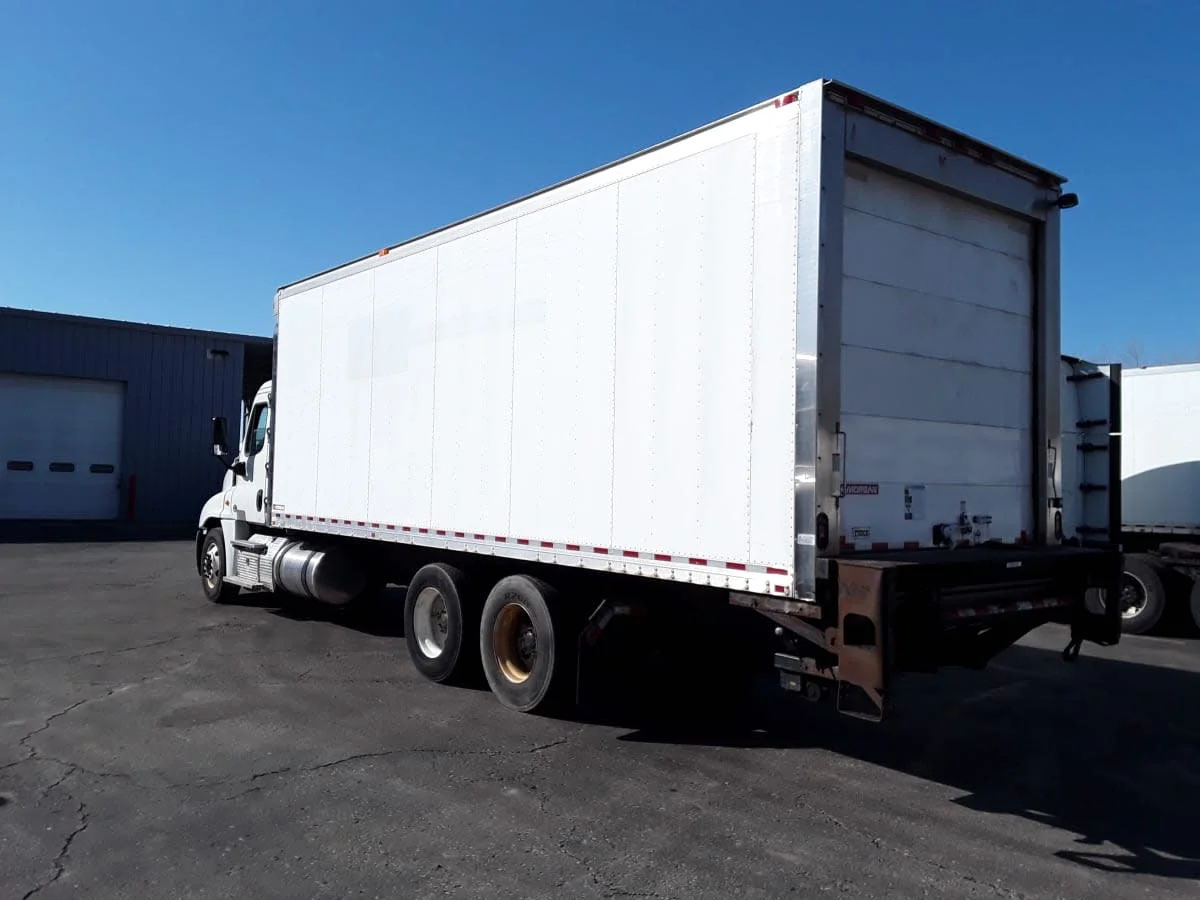 2017 Freightliner Cascadia in Hilliard, OH — photo 6