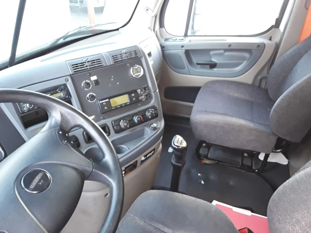 2017 Freightliner Cascadia in Hilliard, OH — photo 8