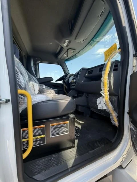 2025 Peterbilt 537 in Dallas, TX — photo 10