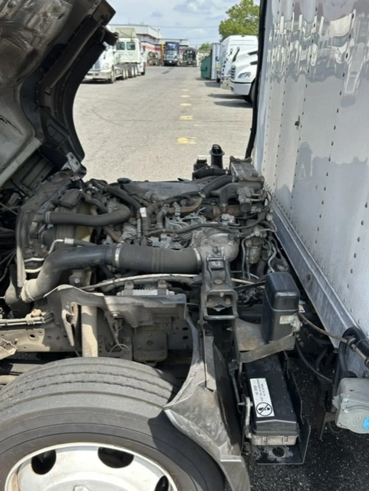 2020 Isuzu NQR in Farmingdale, NY — photo 10