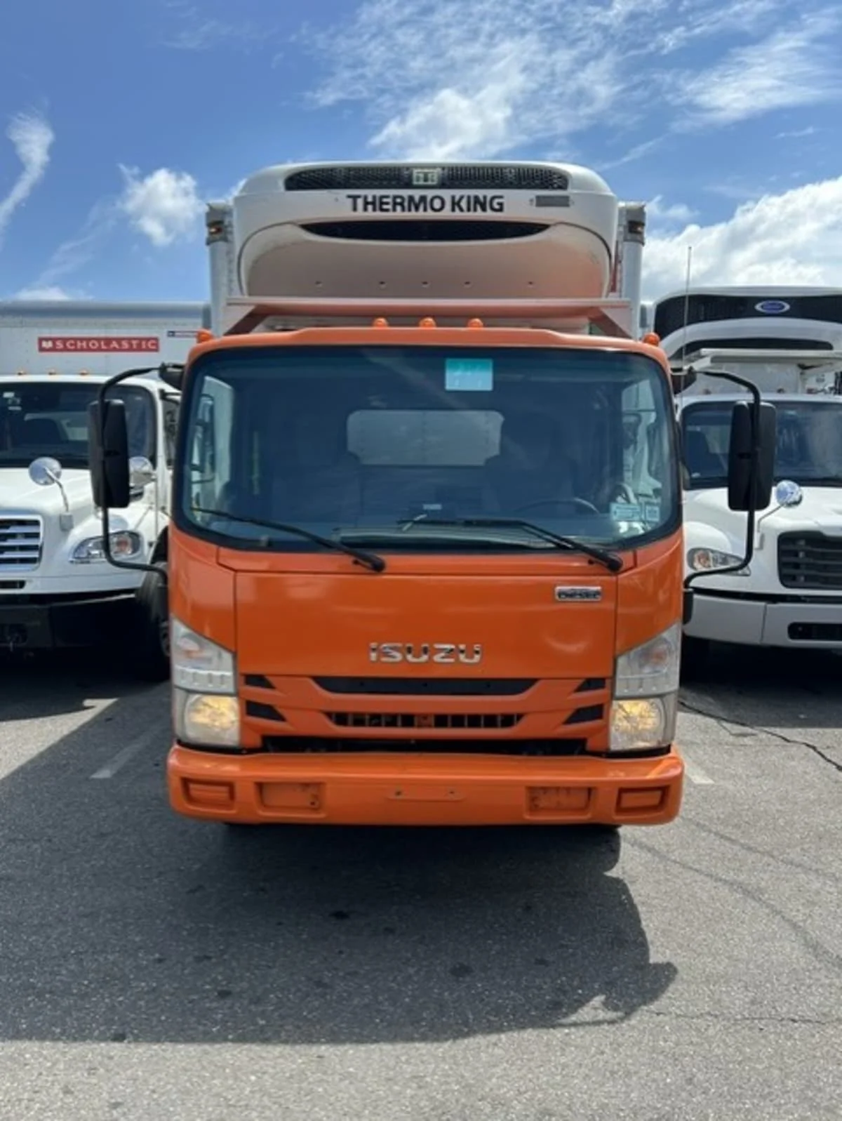 2020 Isuzu NQR in Farmingdale, NY — photo 2