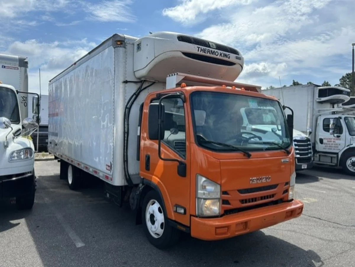 2020 Isuzu NQR in Farmingdale, NY — photo 3