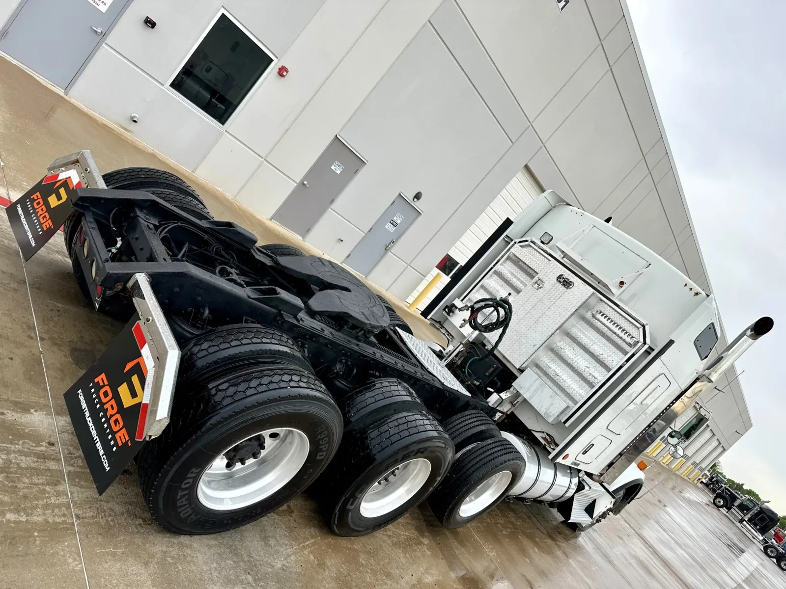 2012 Kenworth T800 - image 11