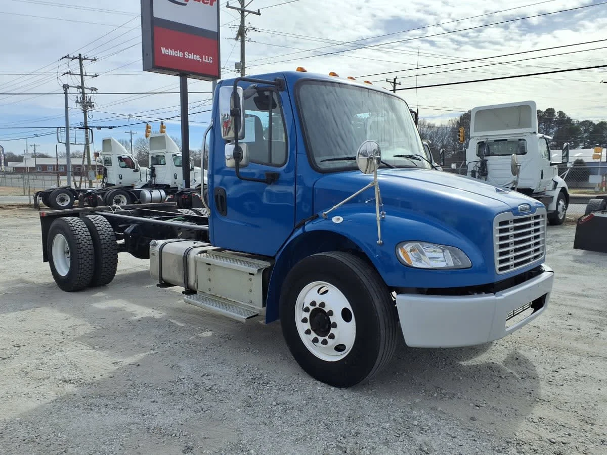 2019 Freightliner M2 106 in Greenville, SC — photo 3