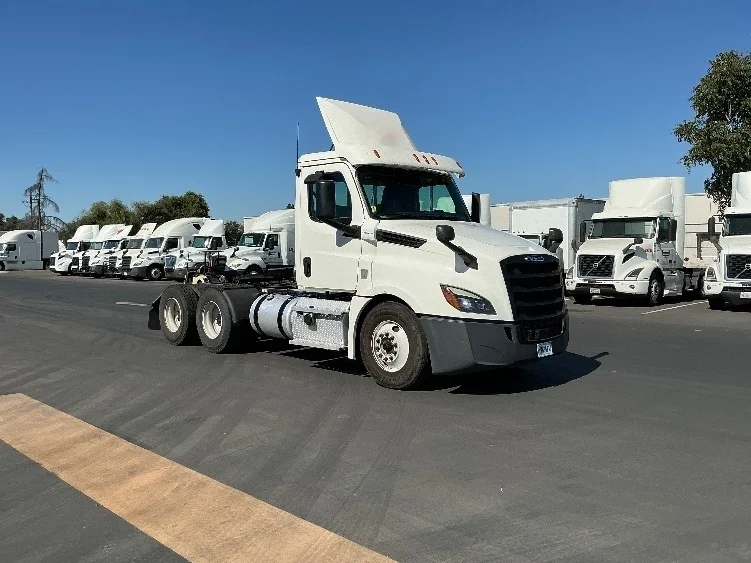 2020 Freightliner Cascadia