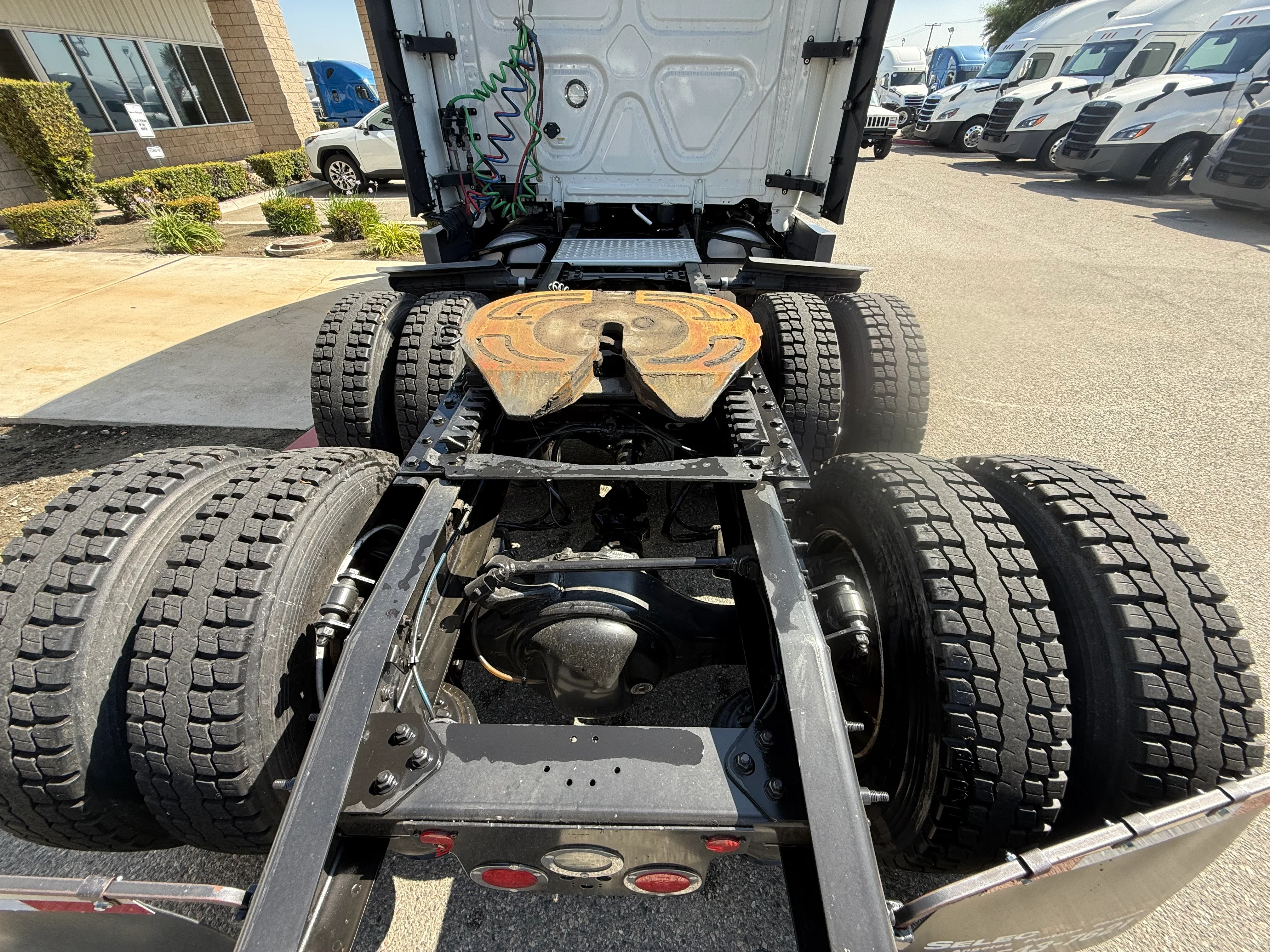 2023 Freightliner Cascadia in Selectrucks Fontana, CA — photo 8