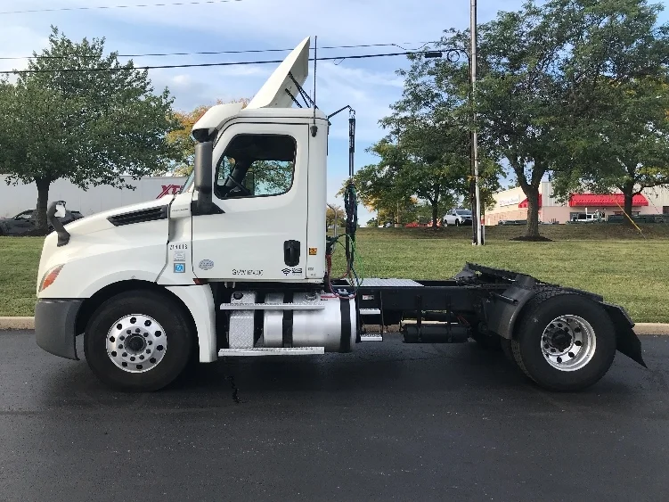 2019 Freightliner Cascadia in Allentown, PA — photo 4
