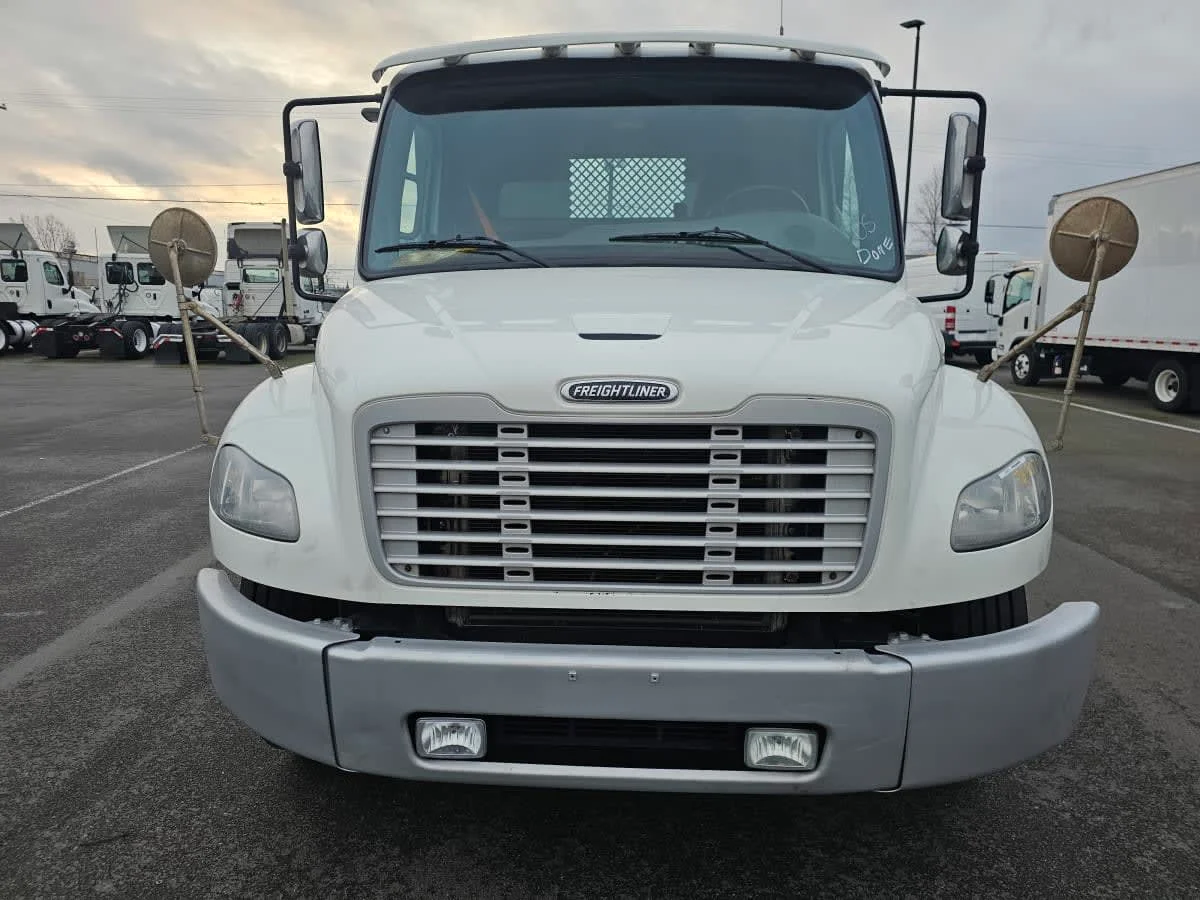 2018 Freightliner M2 106 in Tacoma, WA — photo 2
