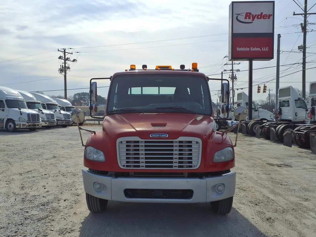 2019 Freightliner M2 106 in Greenville, SC — photo 2