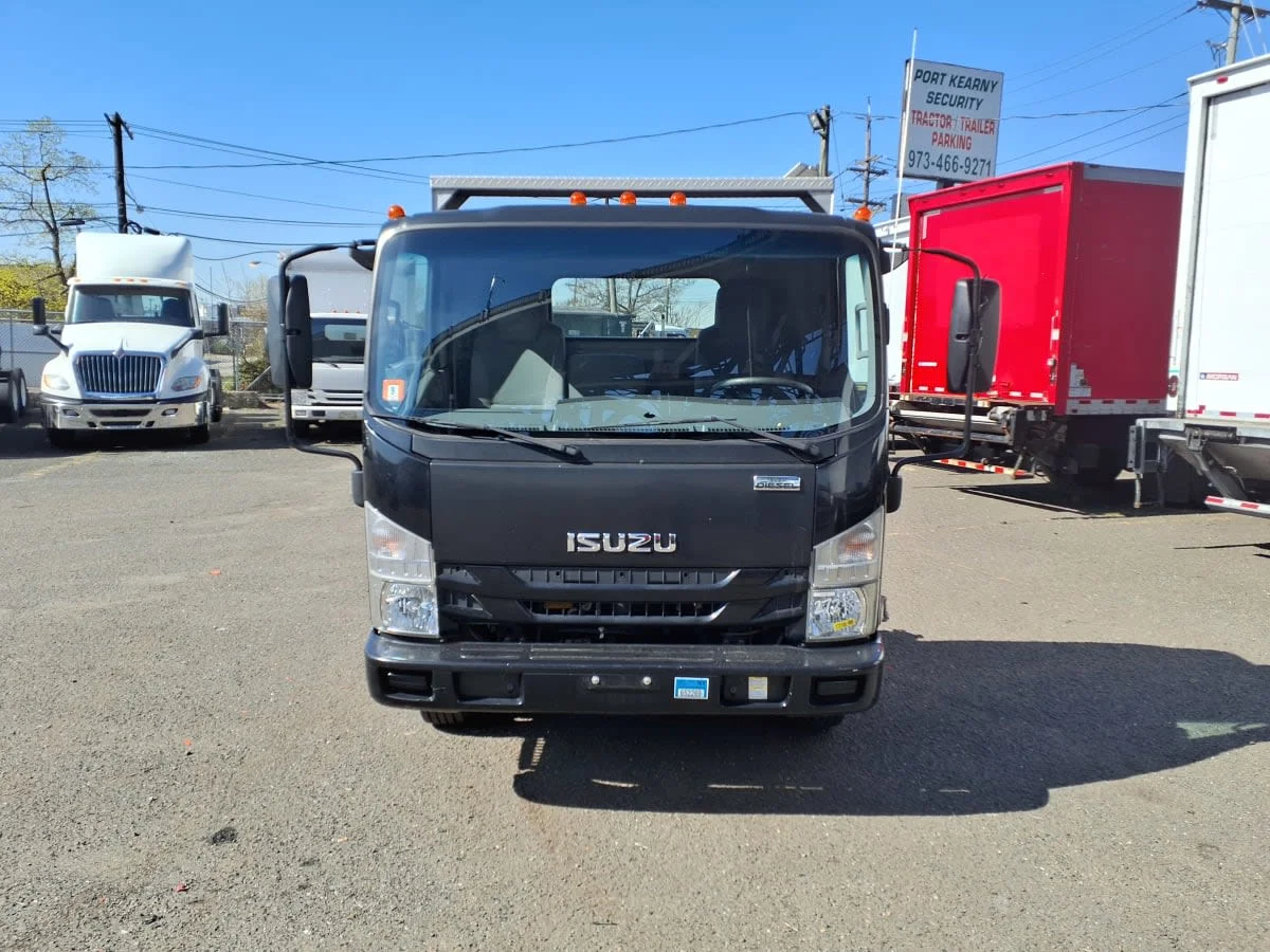 2020 Isuzu NRR - image 2