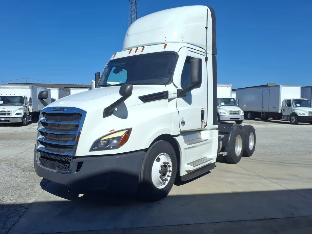 2022 Freightliner Cascadia in Fort Worth, TX
