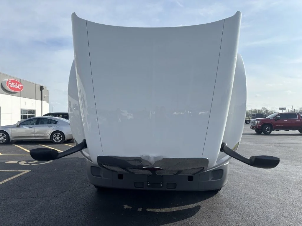 2021 Peterbilt 579 in Springfield, MO — photo 7