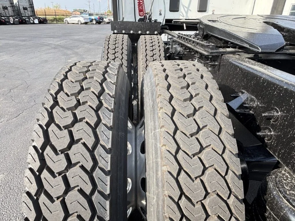 2021 Peterbilt 579 in Springfield, MO — photo 8