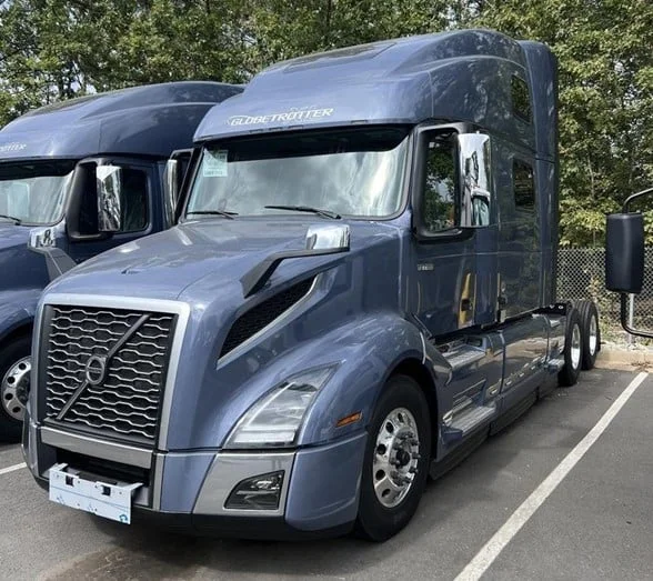 2025 Volvo VNL 860 in Gainesville, VA