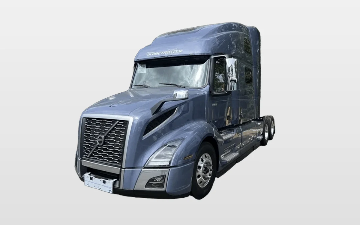 2025 Volvo - image 1