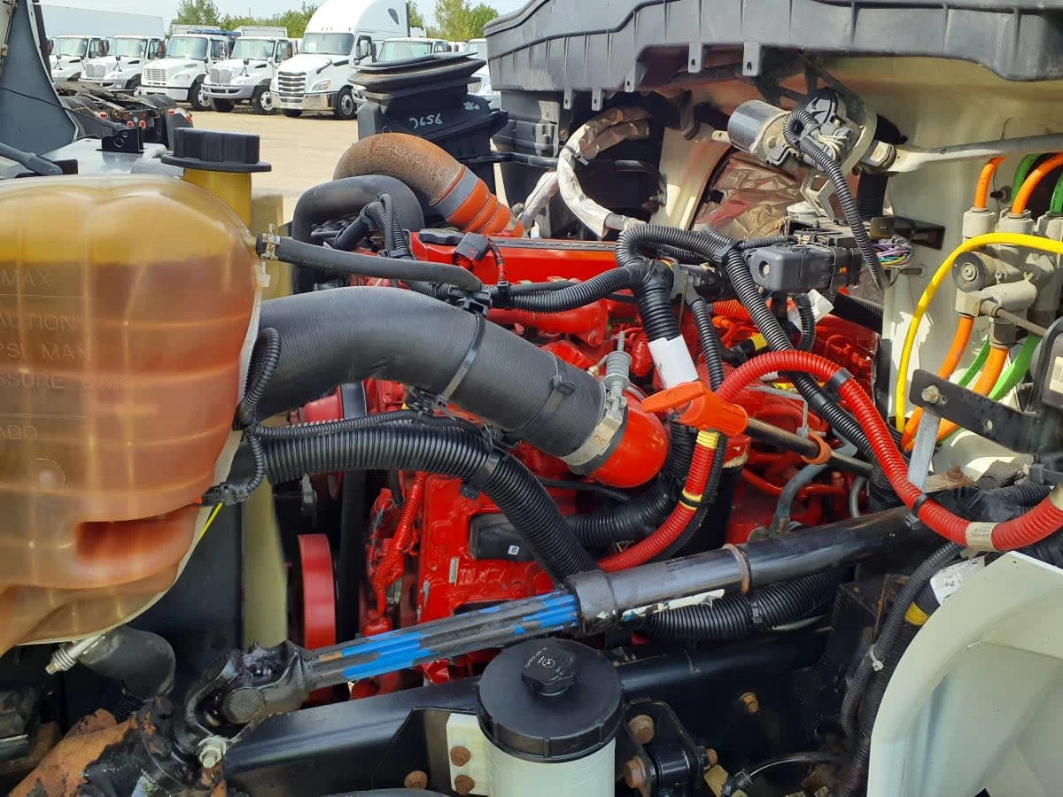 2017 International 4300 - image 10