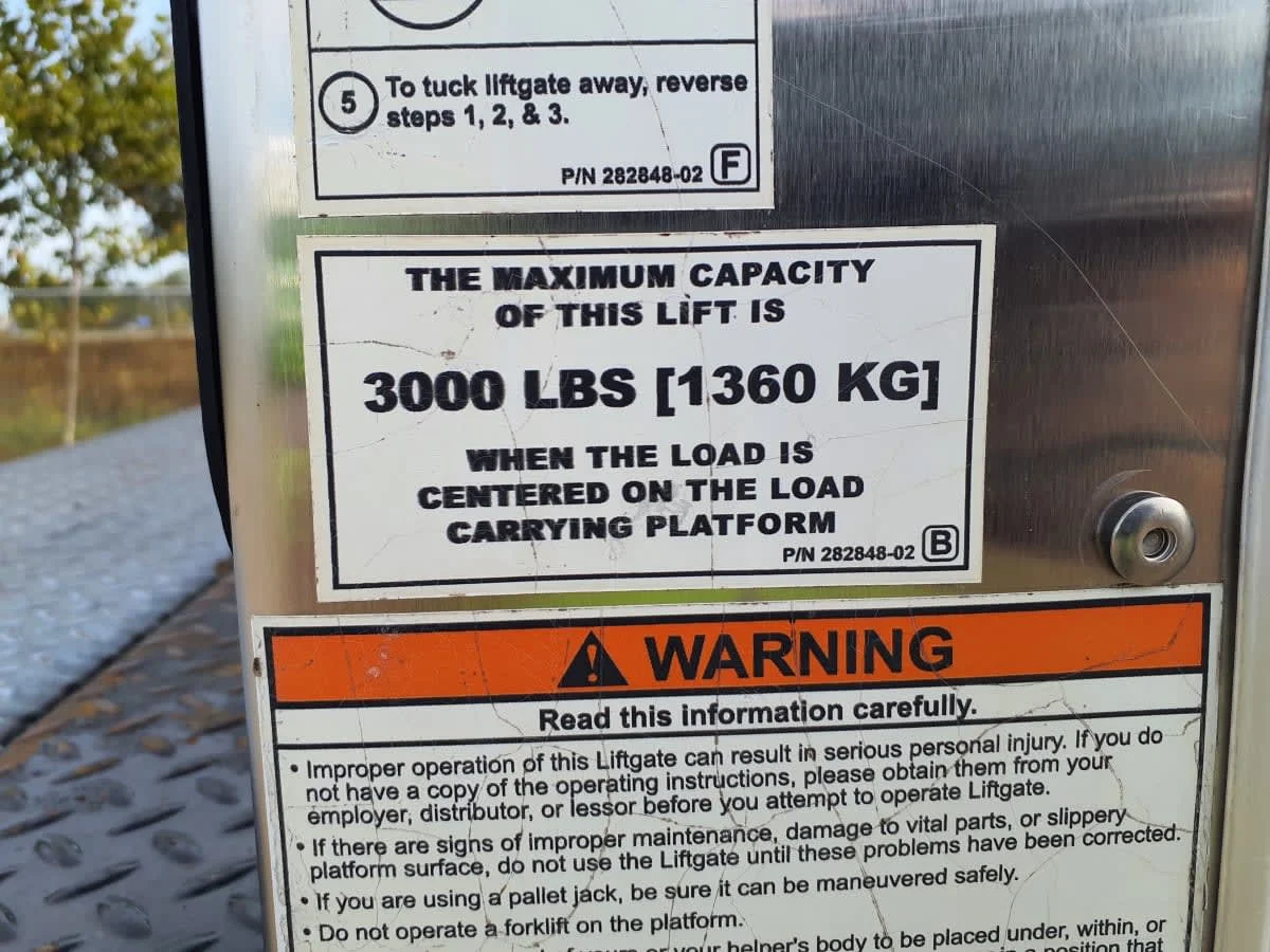 2017 International 4300 - image 17