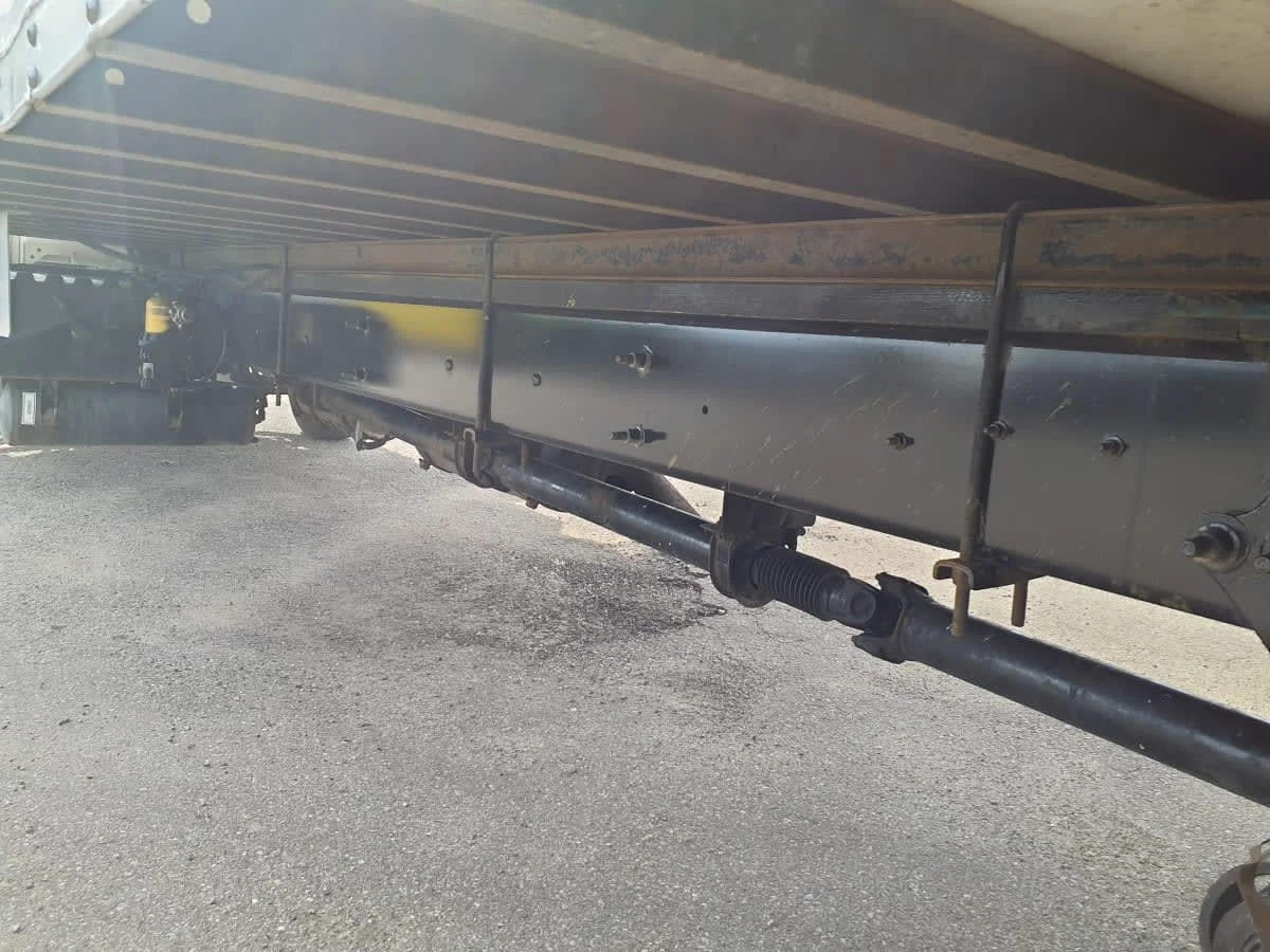 2017 International 4300 - image 15