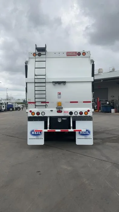 2025 Peterbilt 520 — photo 6