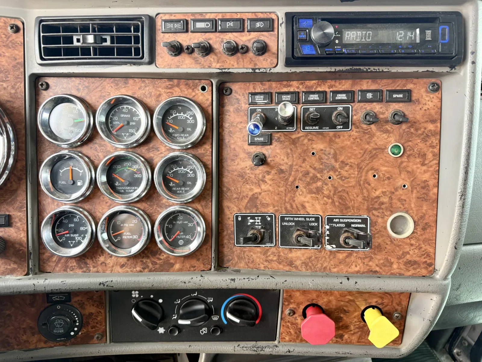 2003 Kenworth W900 in New Lenox, IL — photo 17