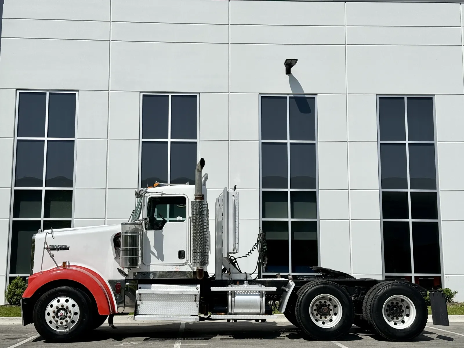 2003 Kenworth W900 in New Lenox, IL — photo 4