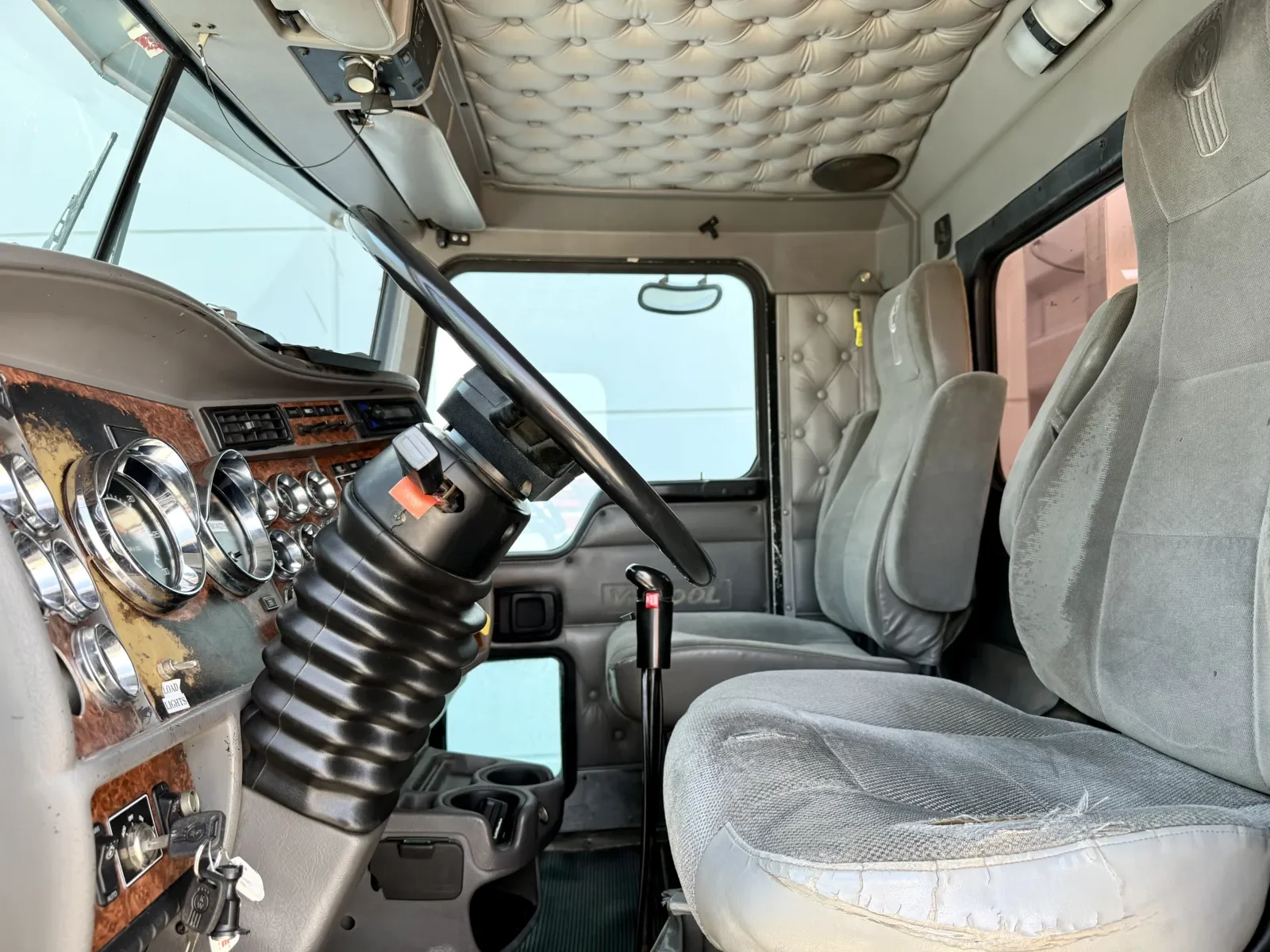 2003 Kenworth W900 in New Lenox, IL — photo 14
