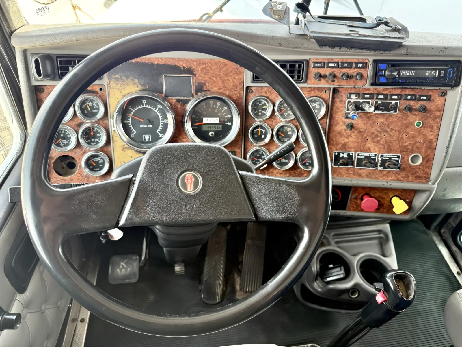 2003 Kenworth W900 in New Lenox, IL — photo 16