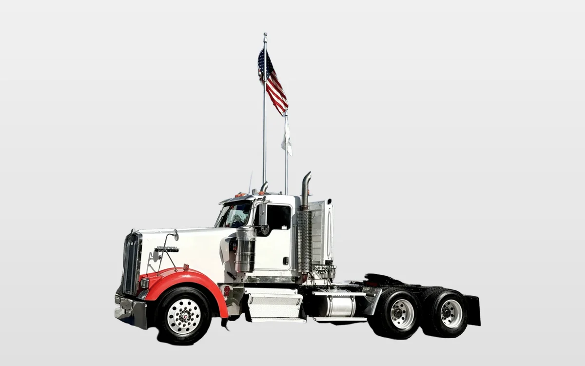2003 Kenworth W900 - image 1
