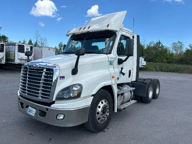 2019 Freightliner Cascadia in Watertown, NY — photo 3