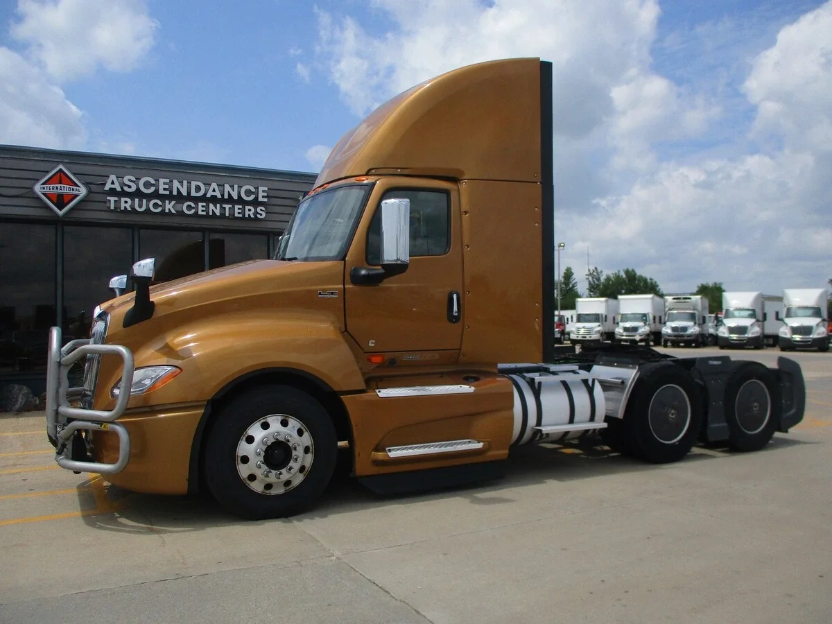 2022 International LT