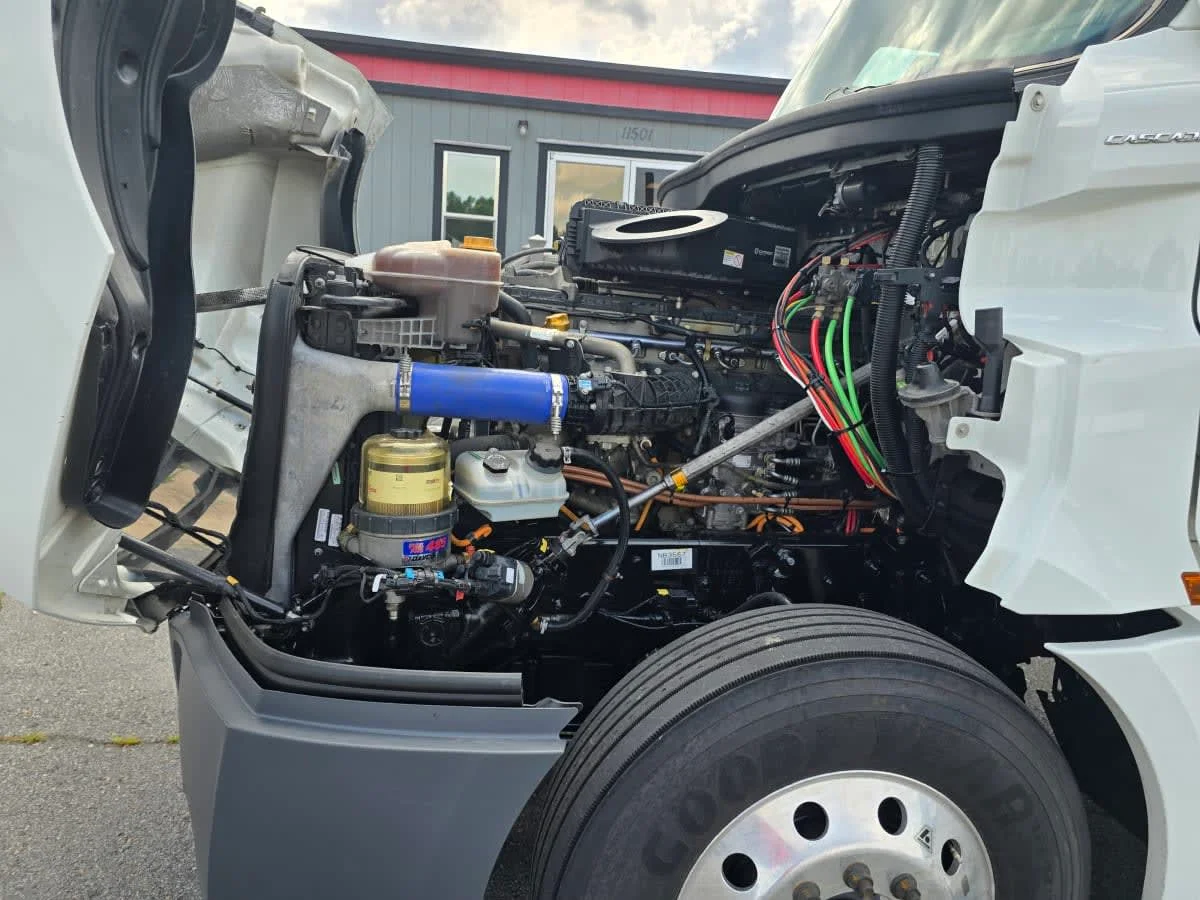 2022 Freightliner Cascadia in North Little Rock, AR — photo 8