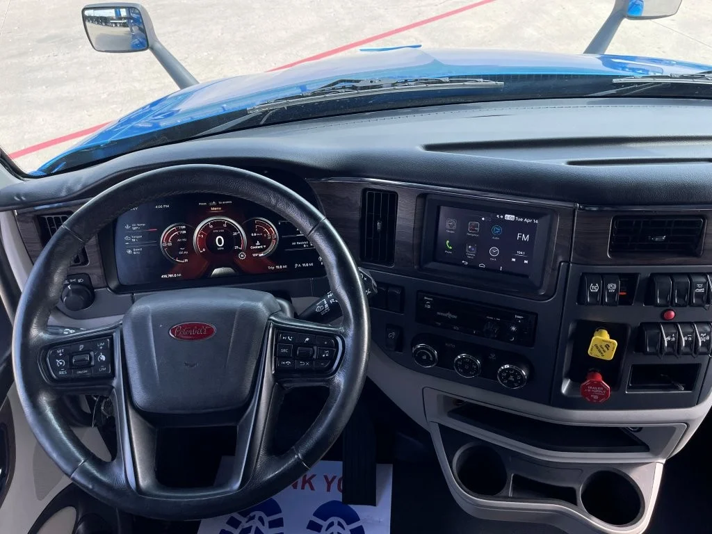 2022 Peterbilt 579 - image 12