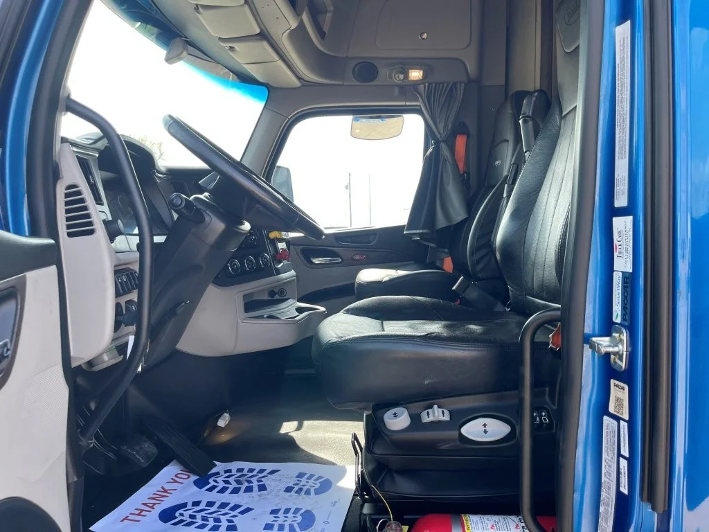 2022 Peterbilt 579 - image 10