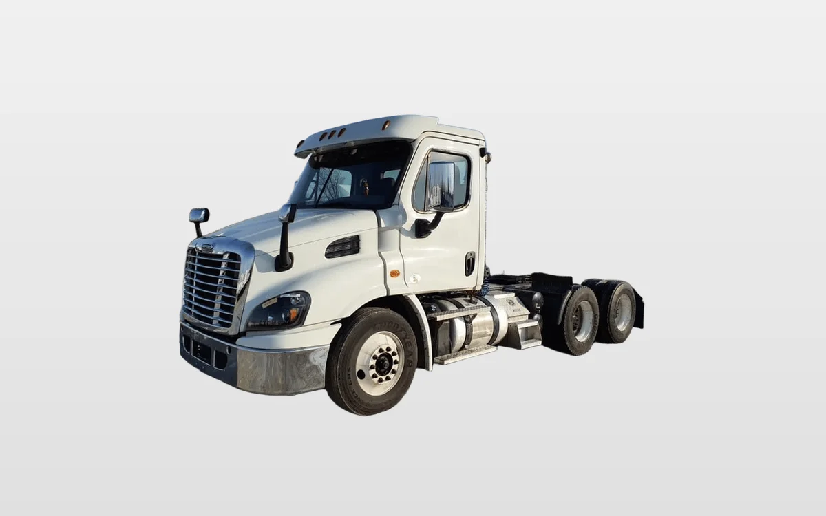 2019 Freightliner Cascadia - image 1