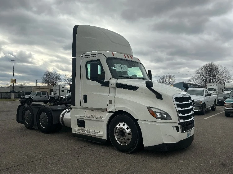 2023 Freightliner Cascadia in Dayton, OH