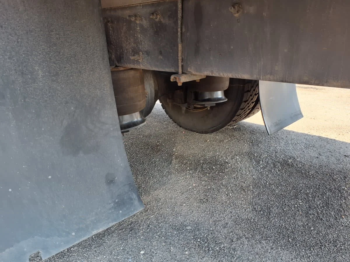 2018 Freightliner M2 106 - image 12