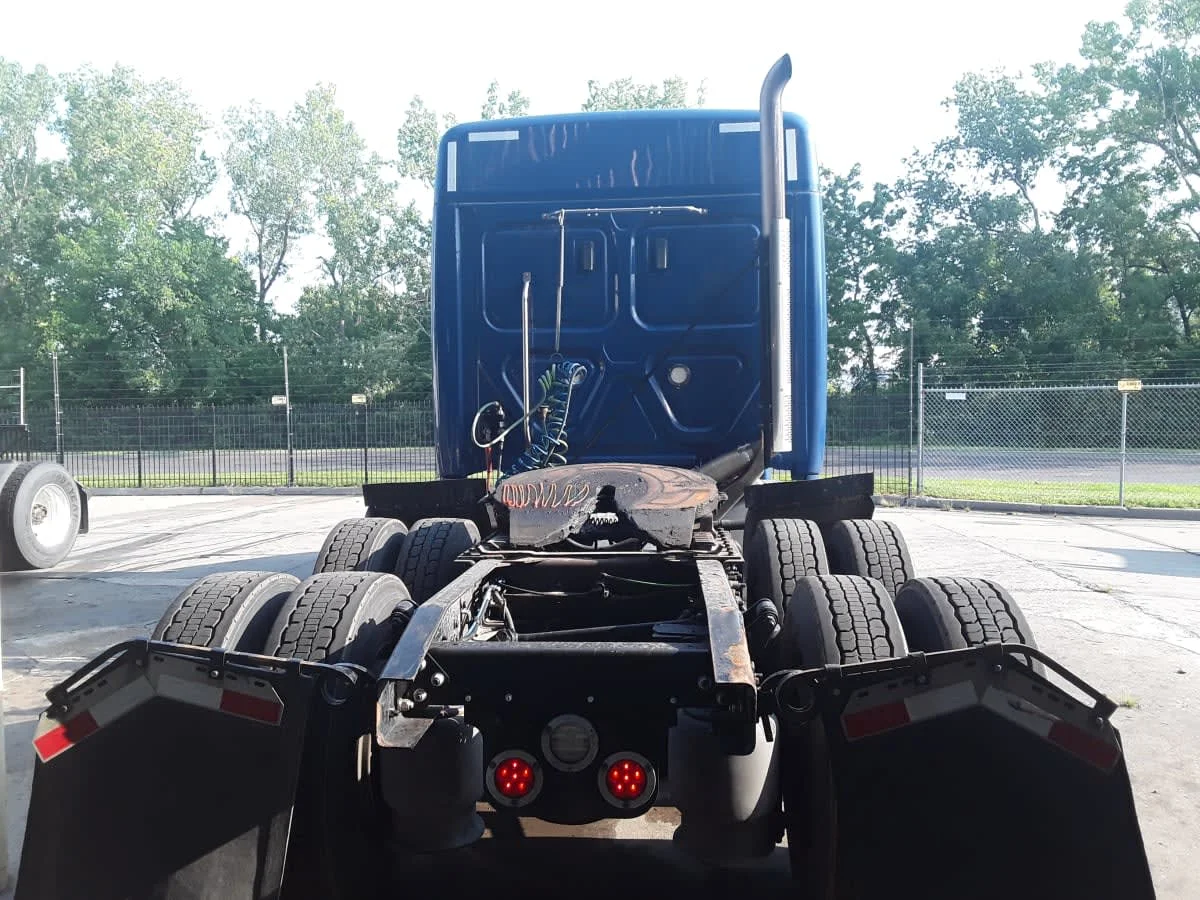 2020 Freightliner Cascadia - image 5