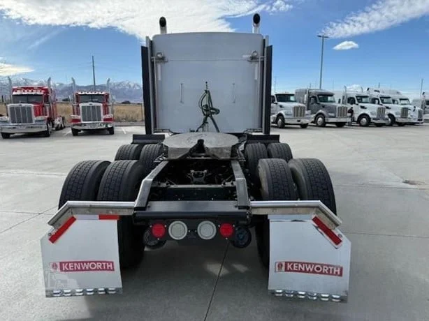 2019 Kenworth W900 - image 5
