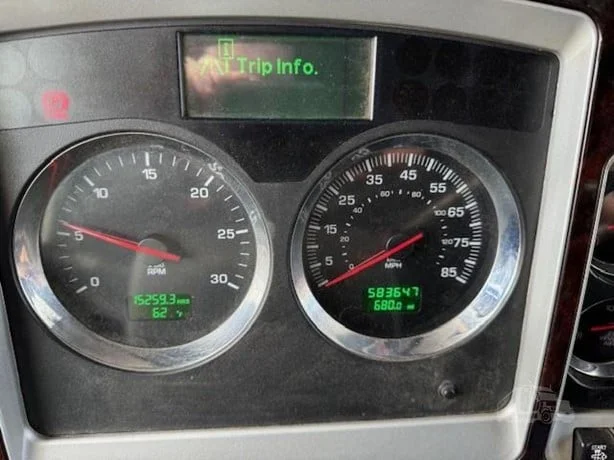 2019 Kenworth W900 - image 13