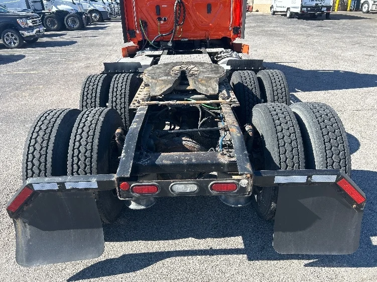 2020 Freightliner Cascadia - image 6