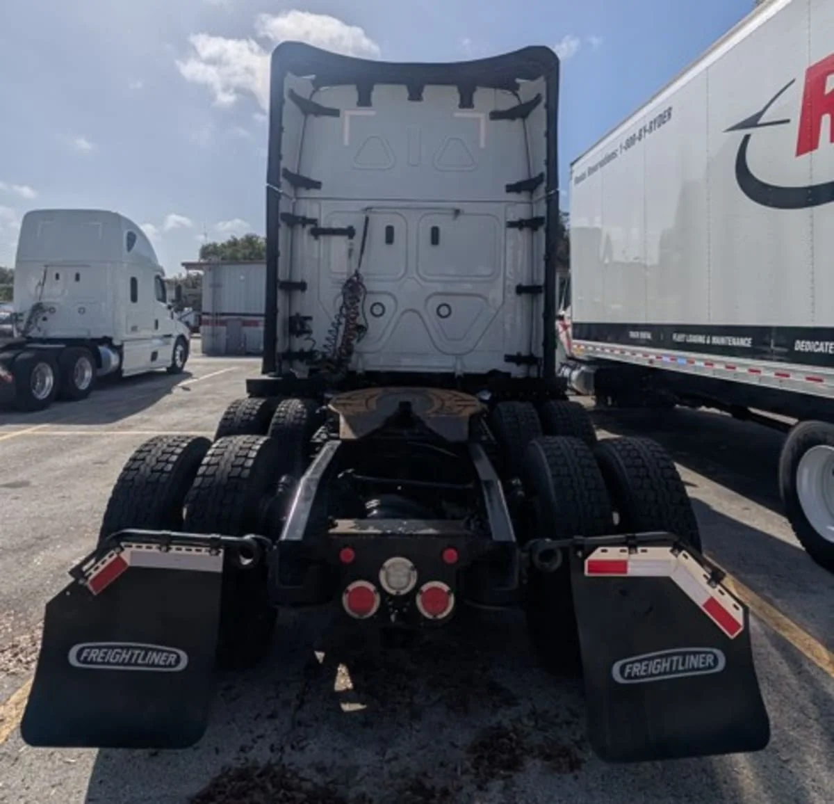 2022 Freightliner Cascadia in Jacksonville, FL — photo 9
