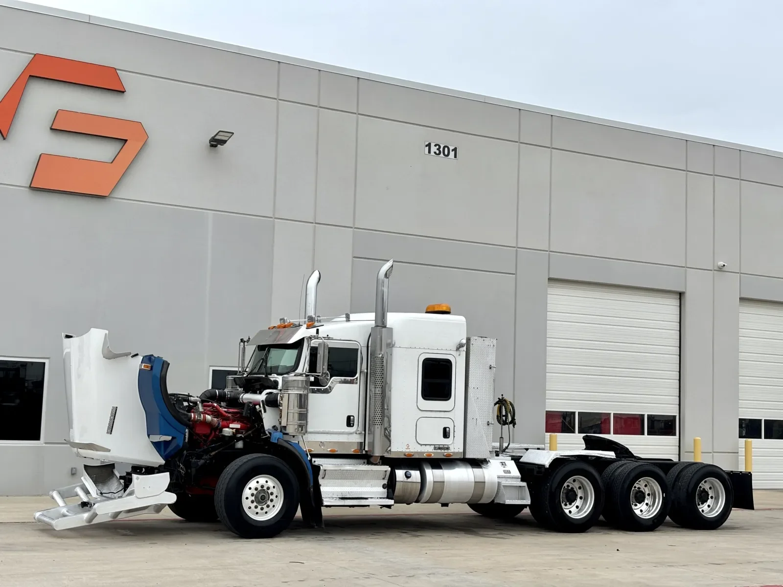 2014 Kenworth T800 - image 10