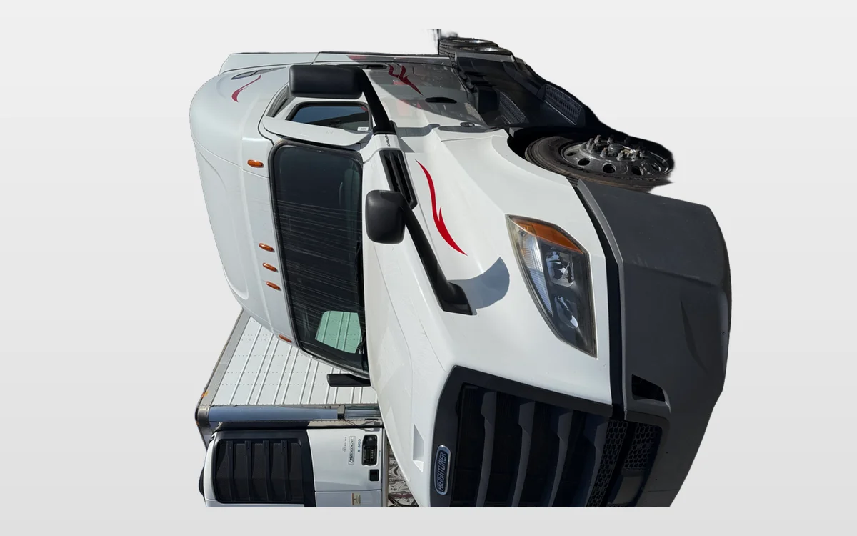 2021 FREIGHTLINER CASCADIA 126SLP - image 1