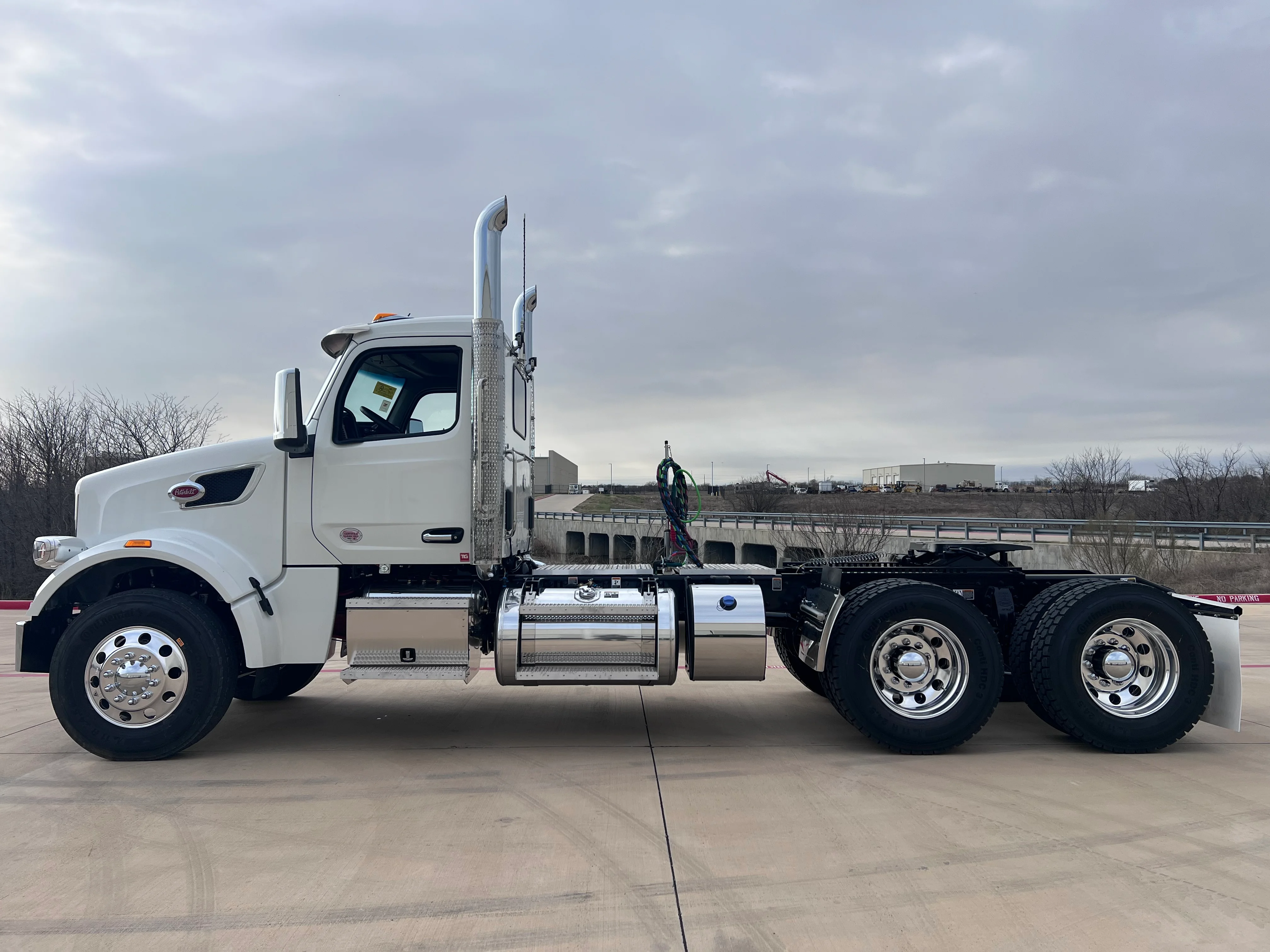 2027 Peterbilt 567 in Hattiesburg, MS — photo 2