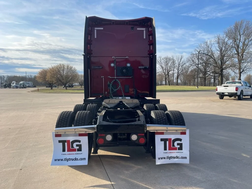 2023 Peterbilt 579 - image 4